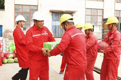 陈惟国深入工程服务管理中心，调研指导工程管理服务工作